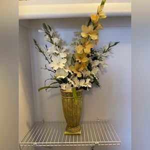 Gladiola Floral Arrangement